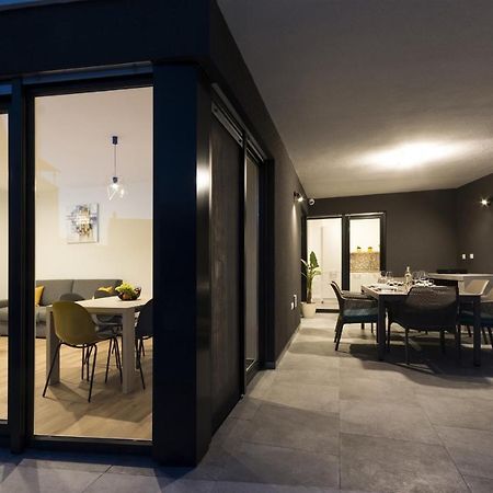 Modern 3-Bedroom Villa With A Private Pool Pula Bagian luar foto