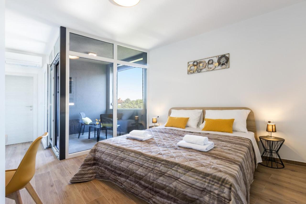 Modern 3-Bedroom Villa With A Private Pool Pula Bagian luar foto