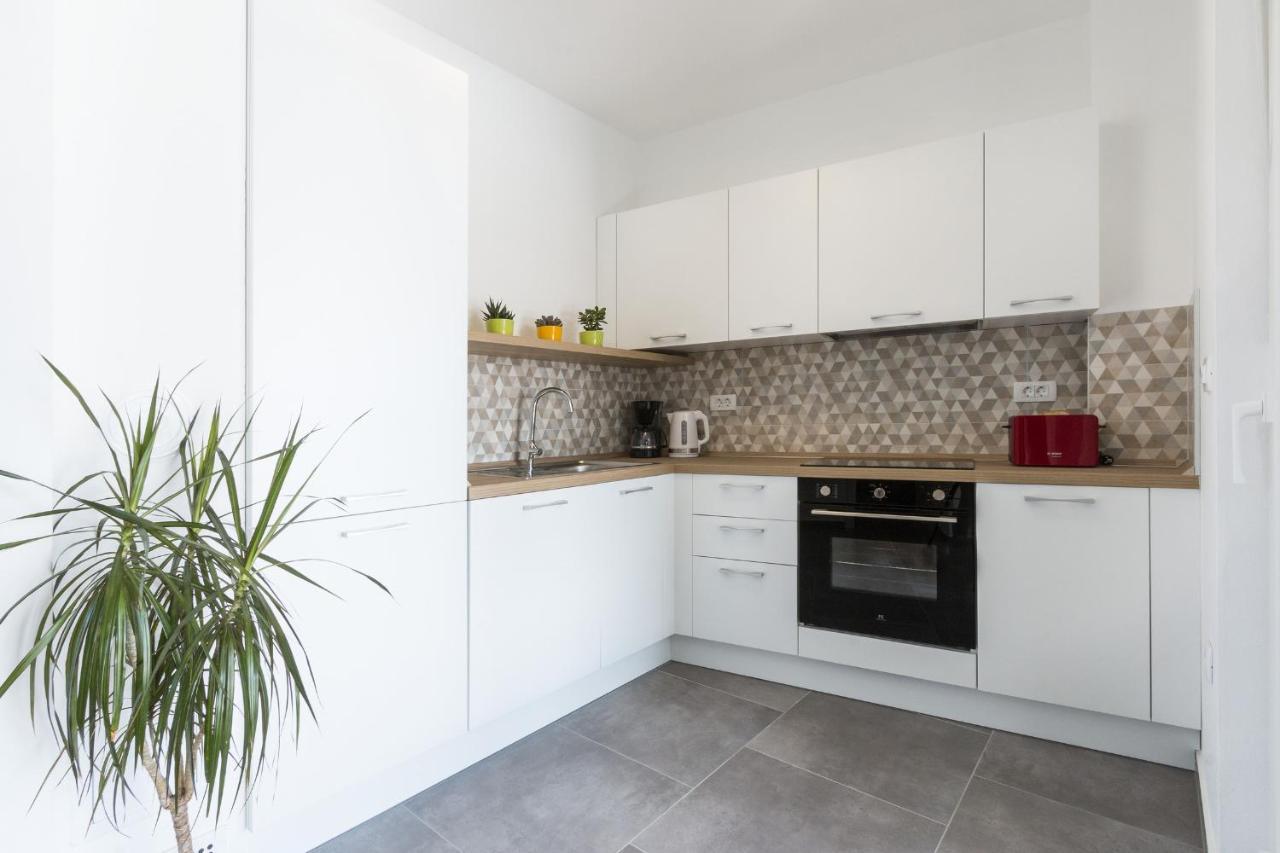 Modern 3-Bedroom Villa With A Private Pool Pula Bagian luar foto