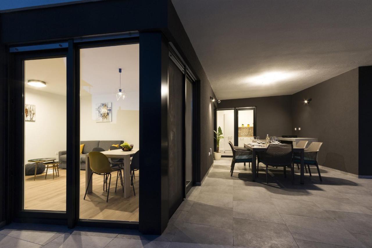 Modern 3-Bedroom Villa With A Private Pool Pula Bagian luar foto
